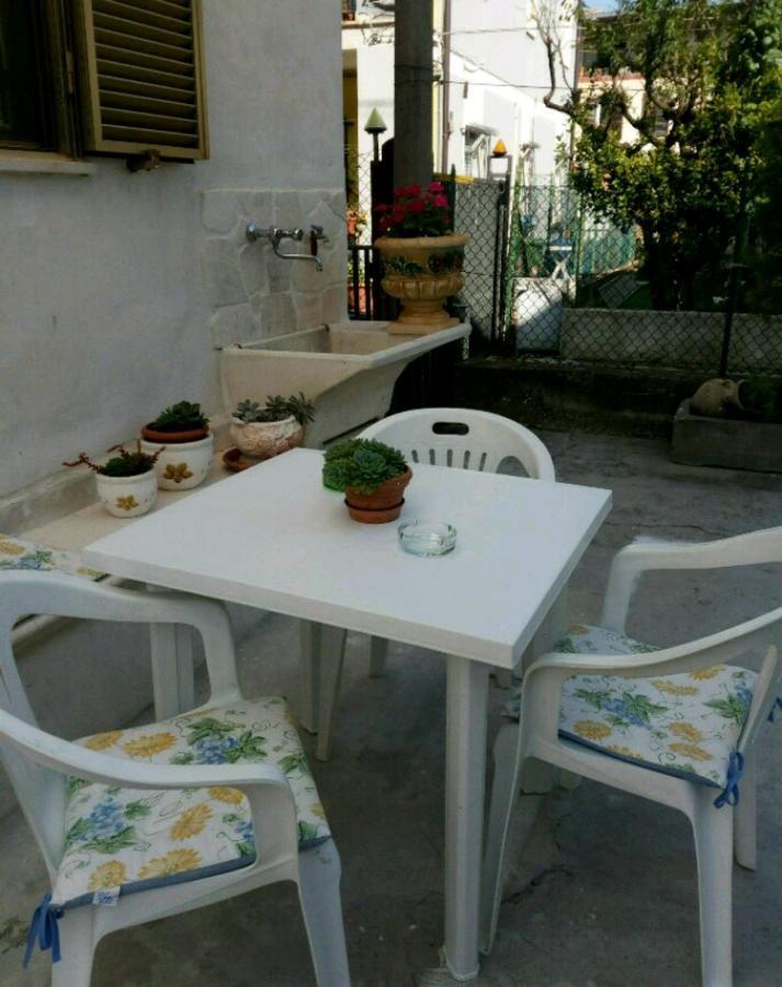 Bed and Breakfast Alfi BeB Le Torri Exterior foto